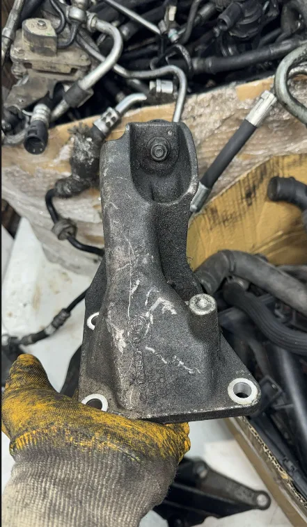 BMW 3 Serisi Z4 E46 E85 N40 Sol Motor Kulağı 22116765965 Orijinal Çıkma