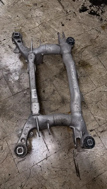 BMW 5 Serisi E61 M47 M54 M57… Arka LCI Travers 33316770827 Orijinal Çıkma