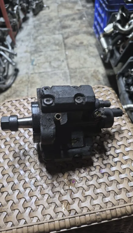 BMW E38 E39 E46 E53 Mazot Pompası 13517787632 2247798 Orijinal Çıkma