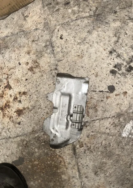 BMW F39 F40 F44 F45… B47 B47B B47D Turbo Isı Koruma Sacı 11658585806 Orijinal Çıkma