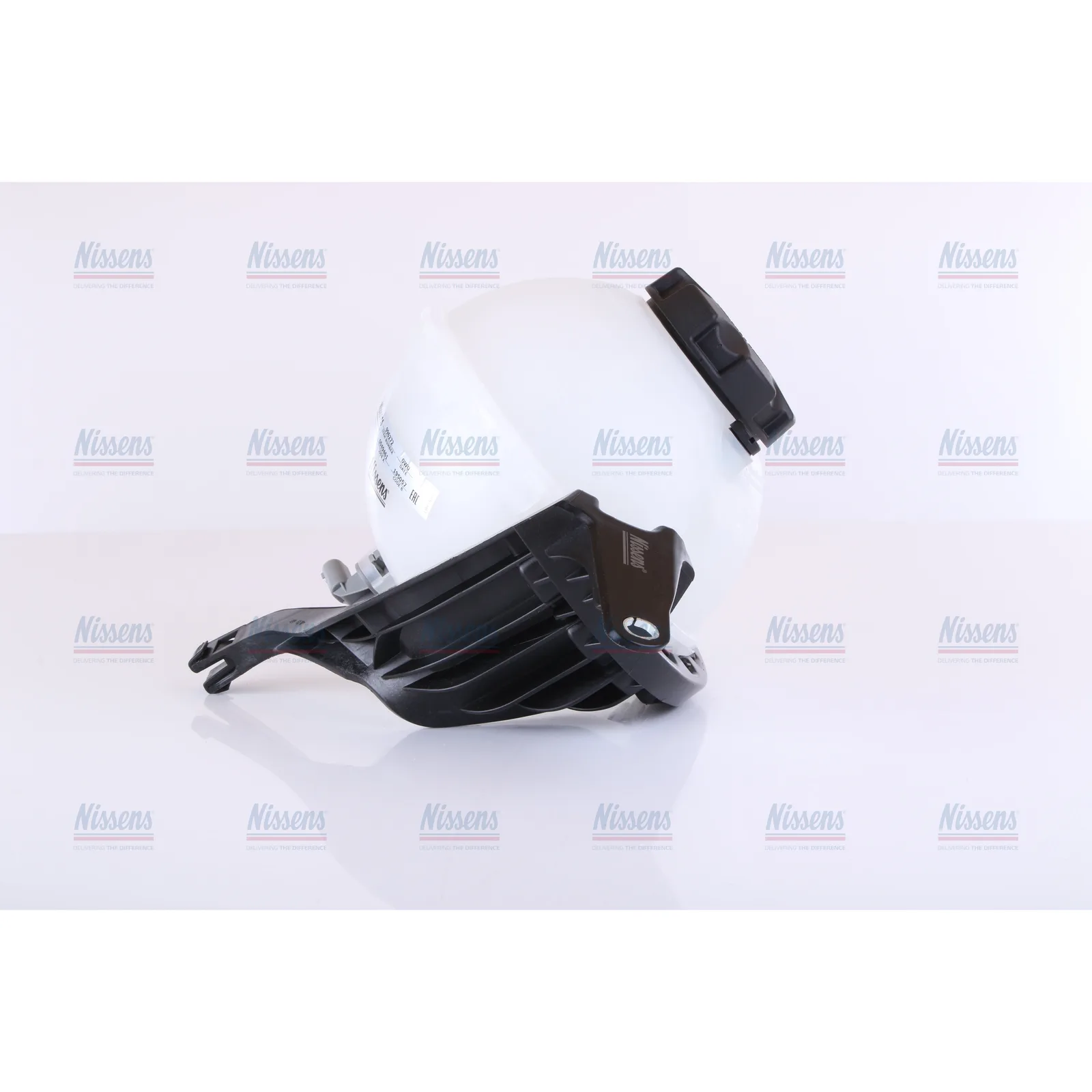 BMW 5 Serisi F07 F10 F11 N20 N52 N53 Radyatör Yedek Su Deposu 17137649733 996272 NISSENS - BMW yedek parça