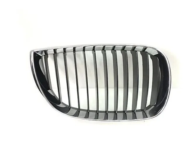 BMW Izgara Krom Çerçeve Sağ 51137127228
