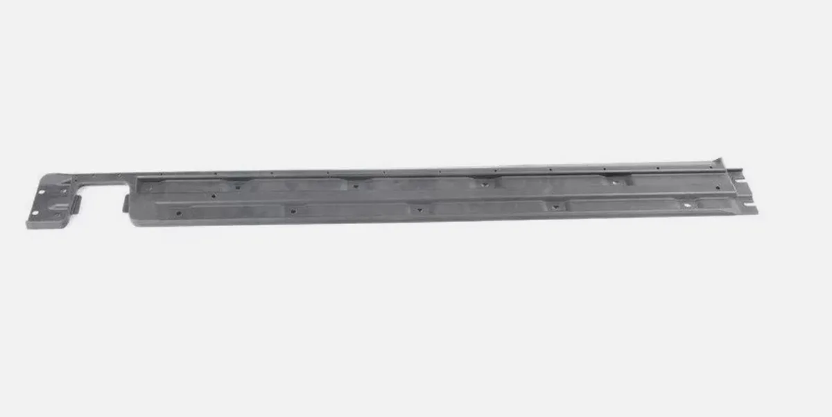 BMW Kapak Marşbiye Alt Sol 51718201495