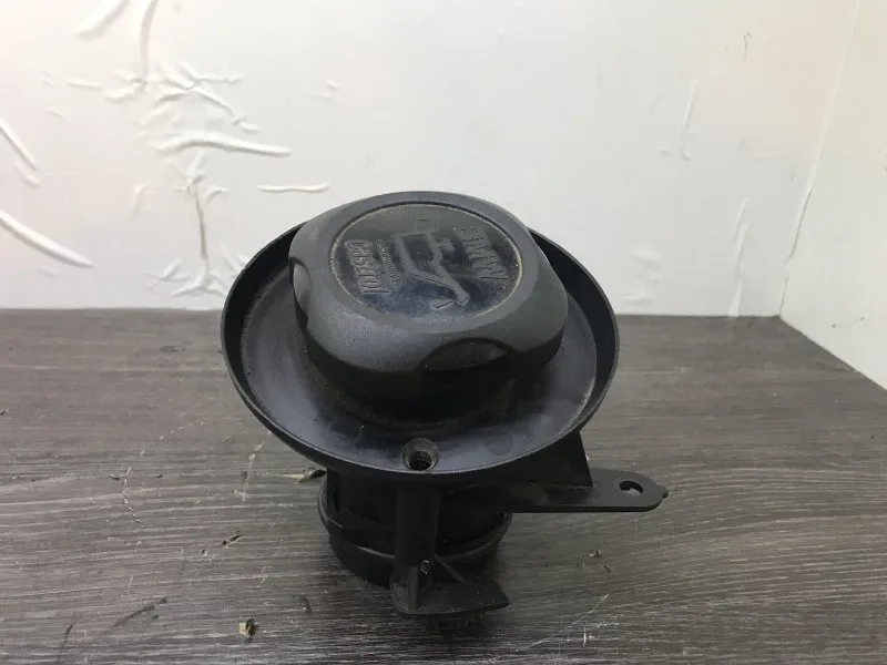 BMW Orijinal Çıkma F01 F02 F07 F10 F11 - Yağ Dolum Ağzı 11127808452