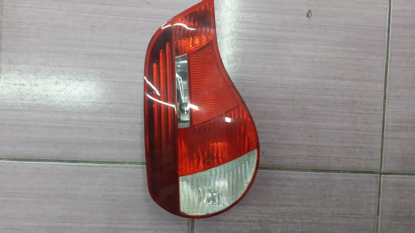 BMW Orijinal Çıkma Z4 E85 - 983423 Stop Arka Lamba