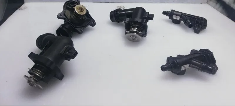 BMW F10 F30 F32 G30 - B47 Termostat 11518588945 | BORGWARNER