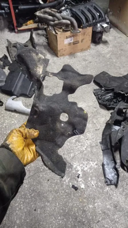 BMW Orijinal Çıkma F30 F31 F80 M3 - Akustik Kapak Arka Taraf F80 11 14 8 607 141 8663501