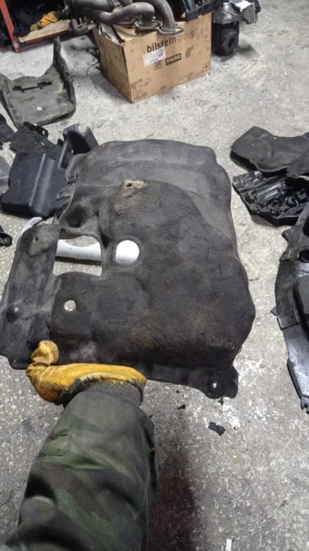 Bmw Çıkma Akustik Kapak Ses İzalasyon Kapağı F20 8585006 7673443631 11148585006 11148585006 - BMW yedek parça