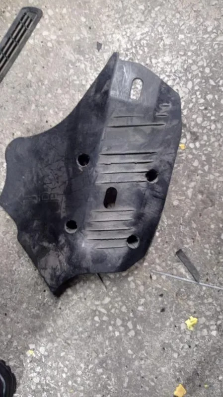 BMW Orijinal Çıkma F30 F80 M3 - Alt Muhafaza F80 33326796138