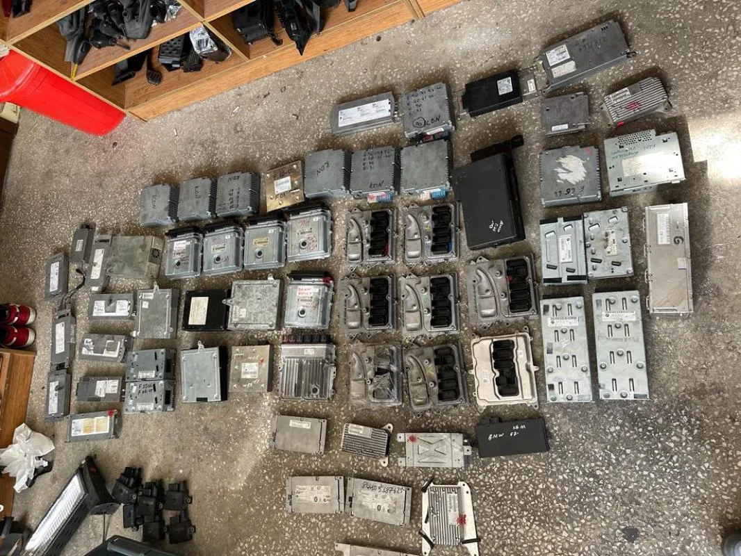 BMW Orijinal Çıkma 5 Serisi F10 F11 - Amfi D2900971 9313040