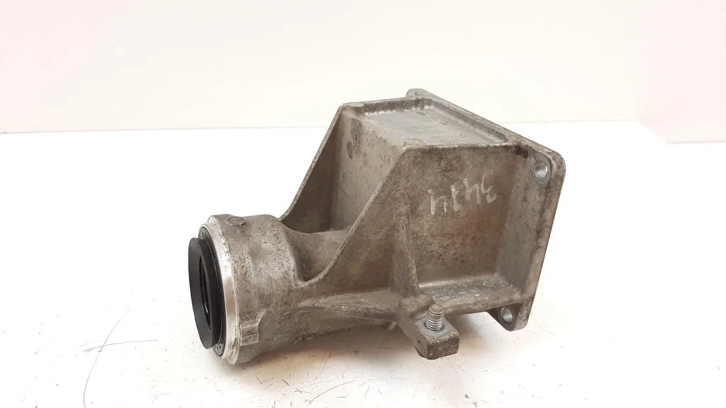BMW Orijinal Çıkma E60 E83 E84 E90 E91 - Bağlantı Parçası Motor Kulağı X3 X1