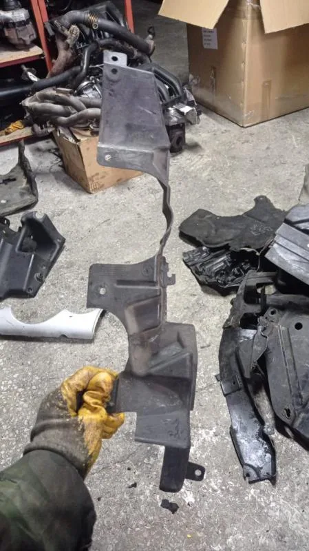 BMW Orijinal Çıkma E70 E71 E72 F15 F16 F85 - Direksiyon Dişli Kapağı X5 M X6 , Hybrid X6 X5 51757160237