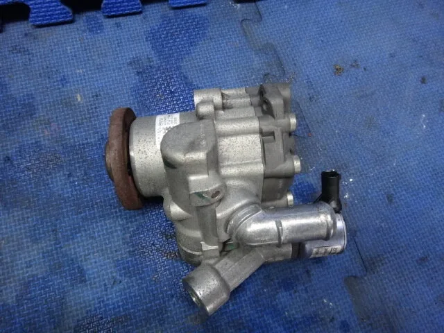 BMW Orijinal Çıkma E60 E61 E63 E64 - Direksiyon Pompası 7527747