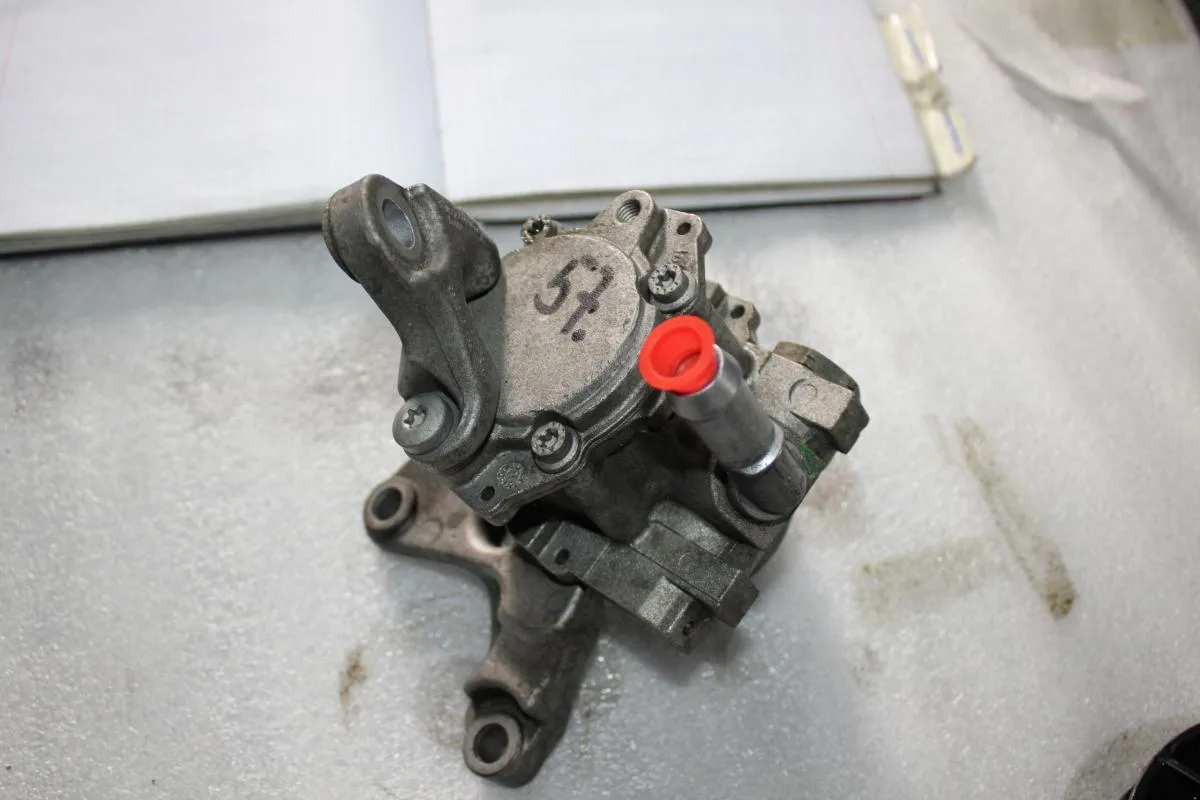 BMW Orijinal Çıkma E82 E84 E88 E90 E91 E92 - Direksiyon Pompası X1 32416779244