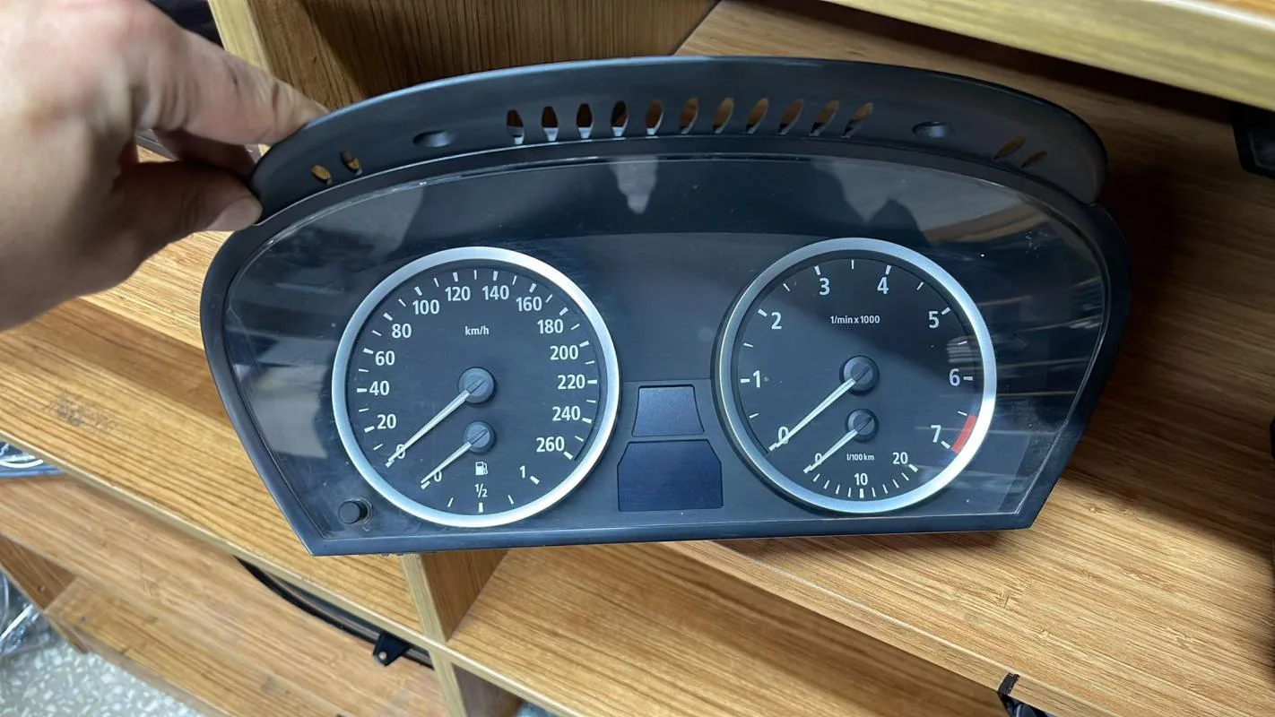 BMW Orijinal Çıkma E46 E60 E61 - Gösterge Paneli Km Saati 62116944118