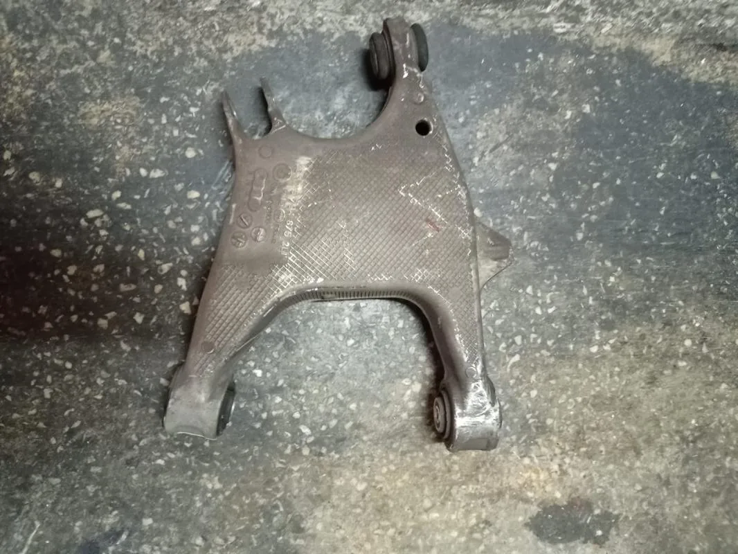 BMW Orijinal Çıkma 5 Serisi F10 F11 - H Salıncak Arka Sol 33326794875