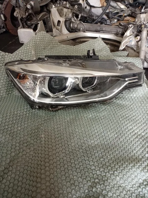 BMW Orijinal Çıkma F30 F31 F80 M3 - Komple Far Sağ F80 63117259544