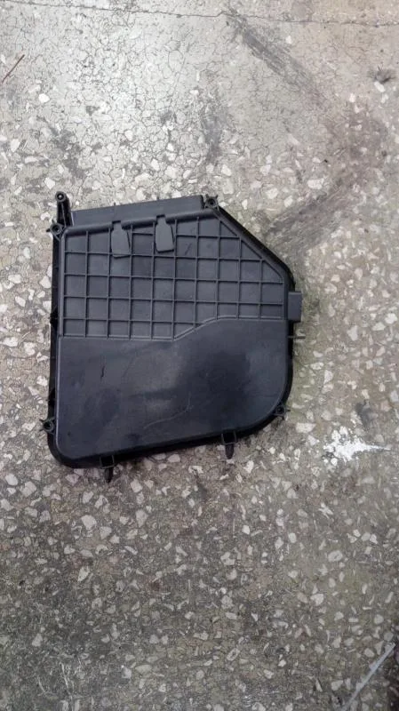 BMW Orijinal Çıkma F01 F02 F11 - N63 Kontrol Ünitesi Kapağı 7555153