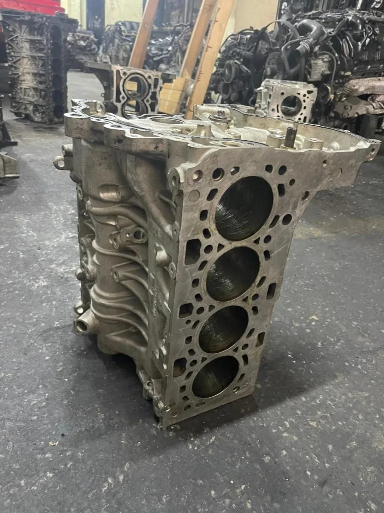 BMW Orijinal Çıkma Motor Bloğu B48A20A 7647104