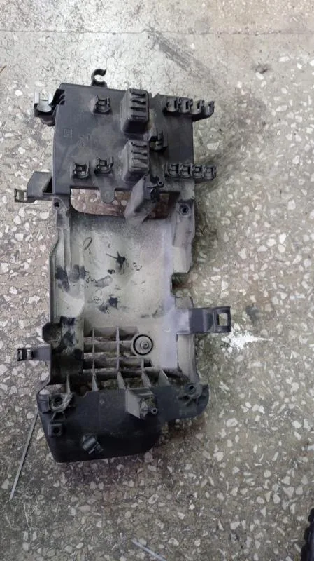 BMW Orijinal Çıkma F20 F21 F30 - Motor Braketi 12527608107