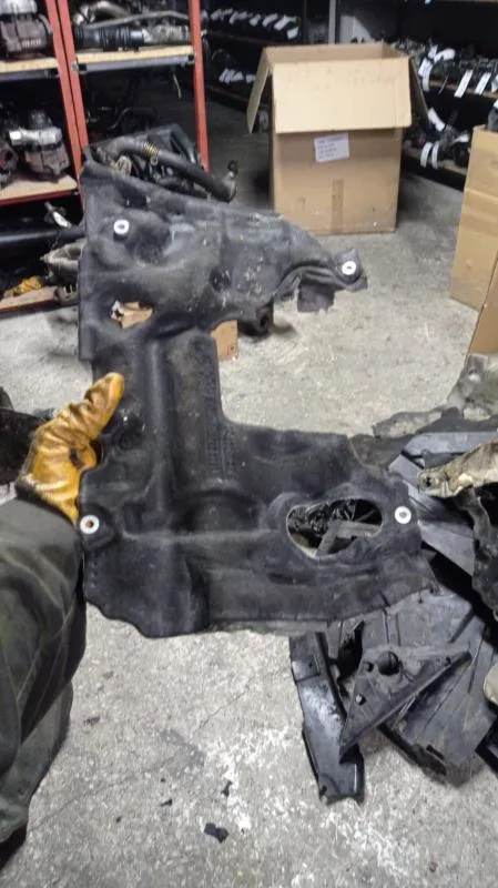 BMW Orijinal Çıkma F20 F21 F22 F23 F30 F32 - B48 Motor Muhafazası Sağ Lcı Lcı Lcı Lcı 7648893