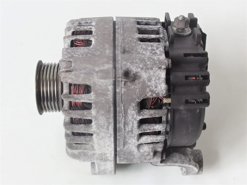 BMW Orijinal Çıkma E81 E82 E87 E88 E90 - N47 Şarj Dinamosu Alternatör