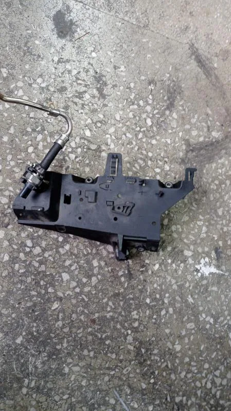 BMW Orijinal Çıkma E90 F10 F20 F25 F30 - Sensör Braketi 13627811112