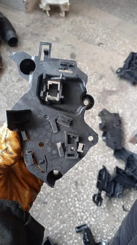 BMW Orijinal Çıkma E84 F10 F11 F15 F20 - Sensör Braketi 13627823854