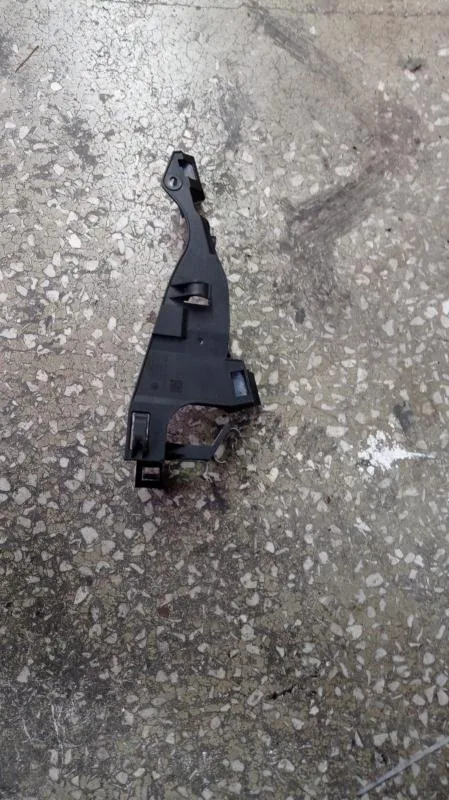 BMW Orijinal Çıkma X1 E84 - Tesisatcı Tutucu 7640246
