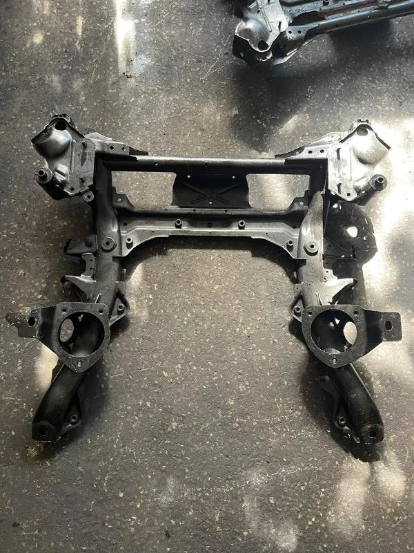 BMW Orijinal Çıkma E70 E71 F15 F16 - Travers/Beşik Motor Travers Ön Travers Beşik