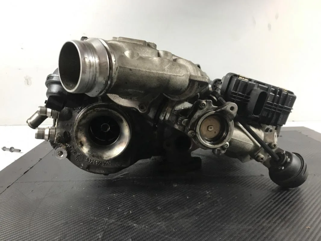BMW Orijinal Çıkma F10 F11 F15 F30 - Turbo Şarj 11657823257