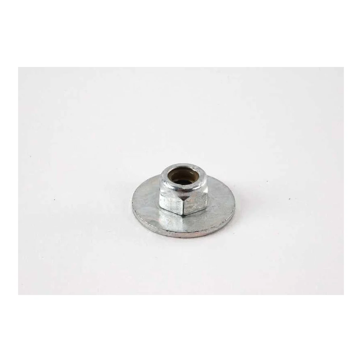 BMW E60 E61 E63 E64… Pullu Altıgen Somun 07147155614