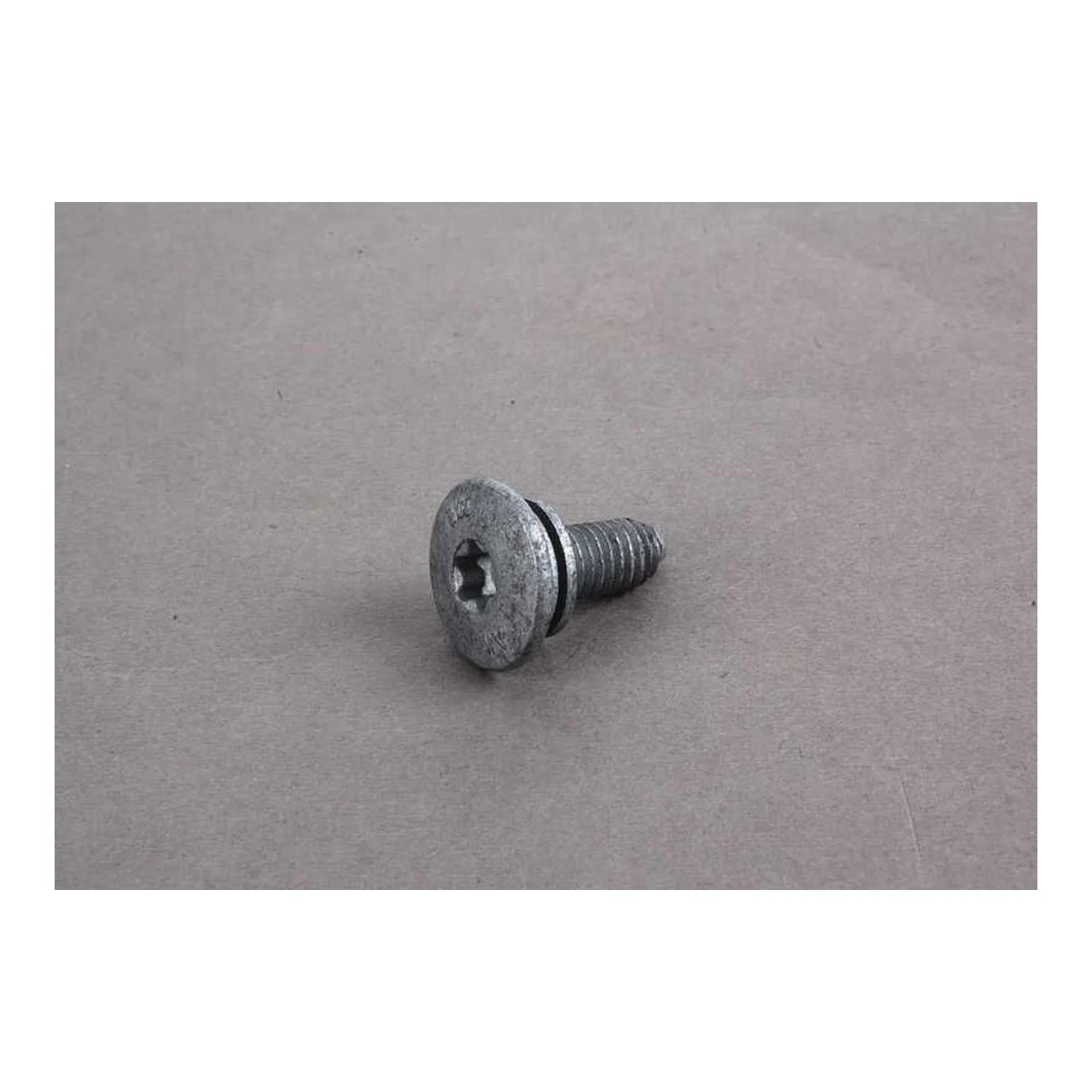 BMW E39 E46 E60 E61… Silindir Başlı Cıvata 07147196375
