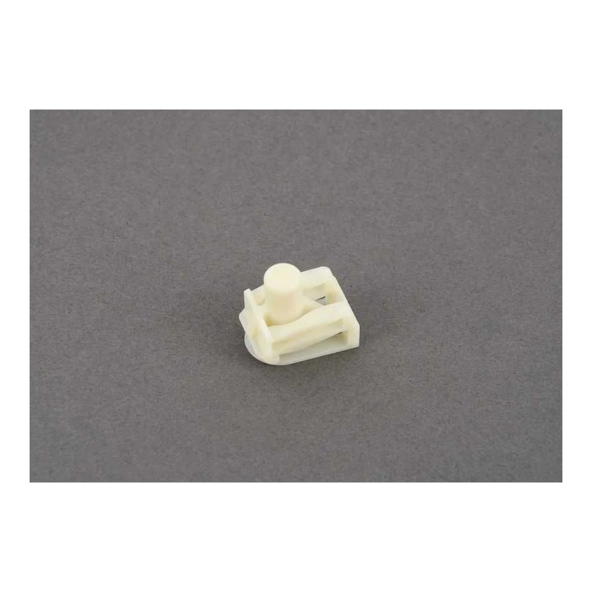 BMW F15 F16 F30 F31… Tutucu Klips 07147355921