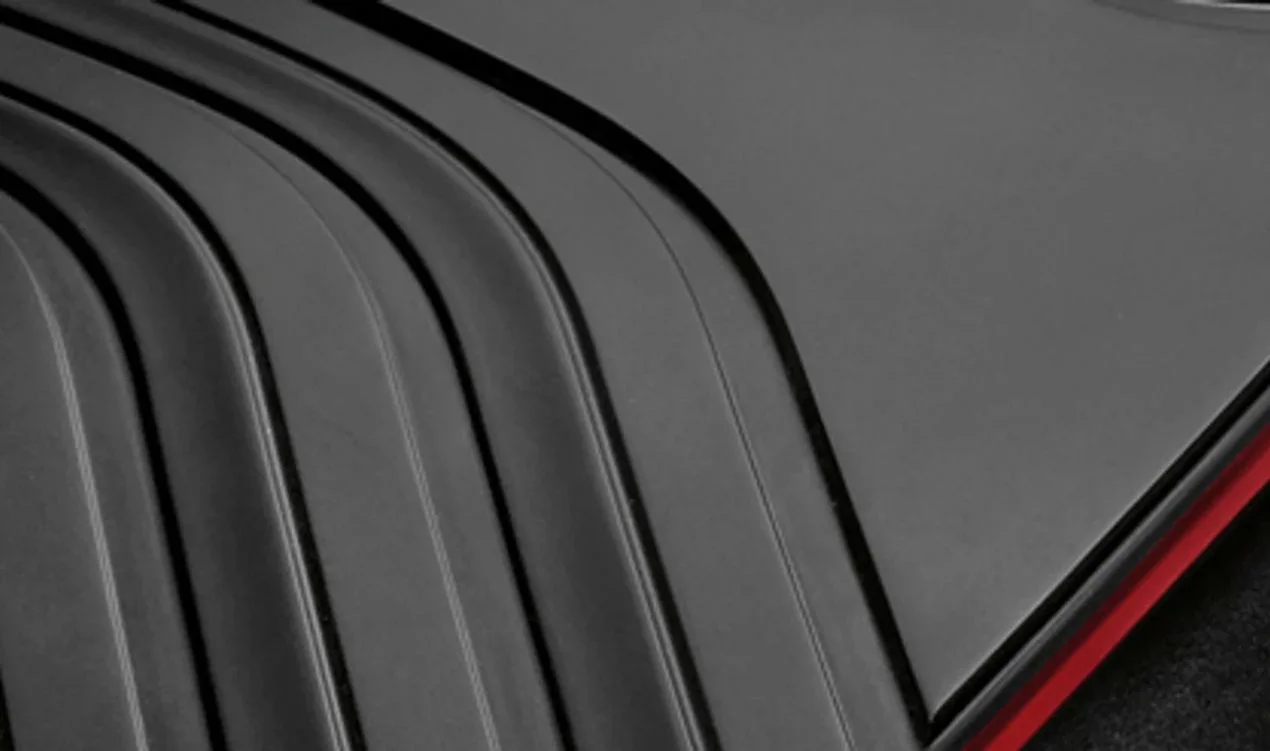 BMW 1 Serisi F20 Arka Paspas Lastik Sport Kırmızı 51472219795