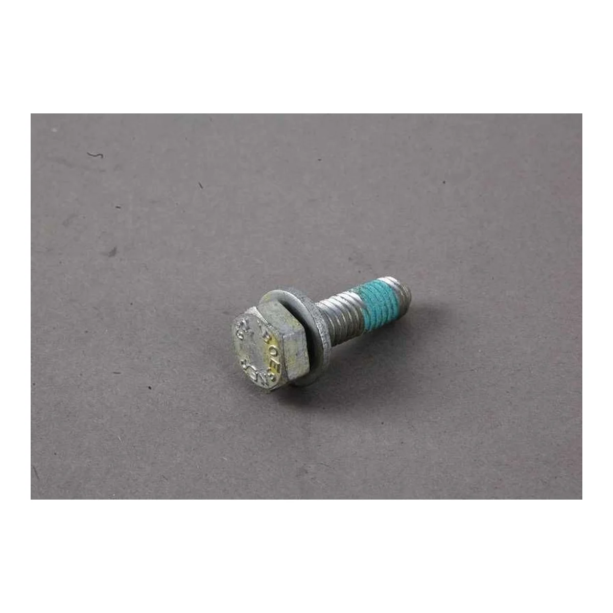 BMW E31 E38 E39 E53 Pullu Altıgen Cıvata 11131439736