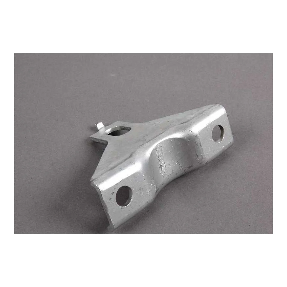 BMW E31 E32 Metal Egzoz Braketi 11761716710