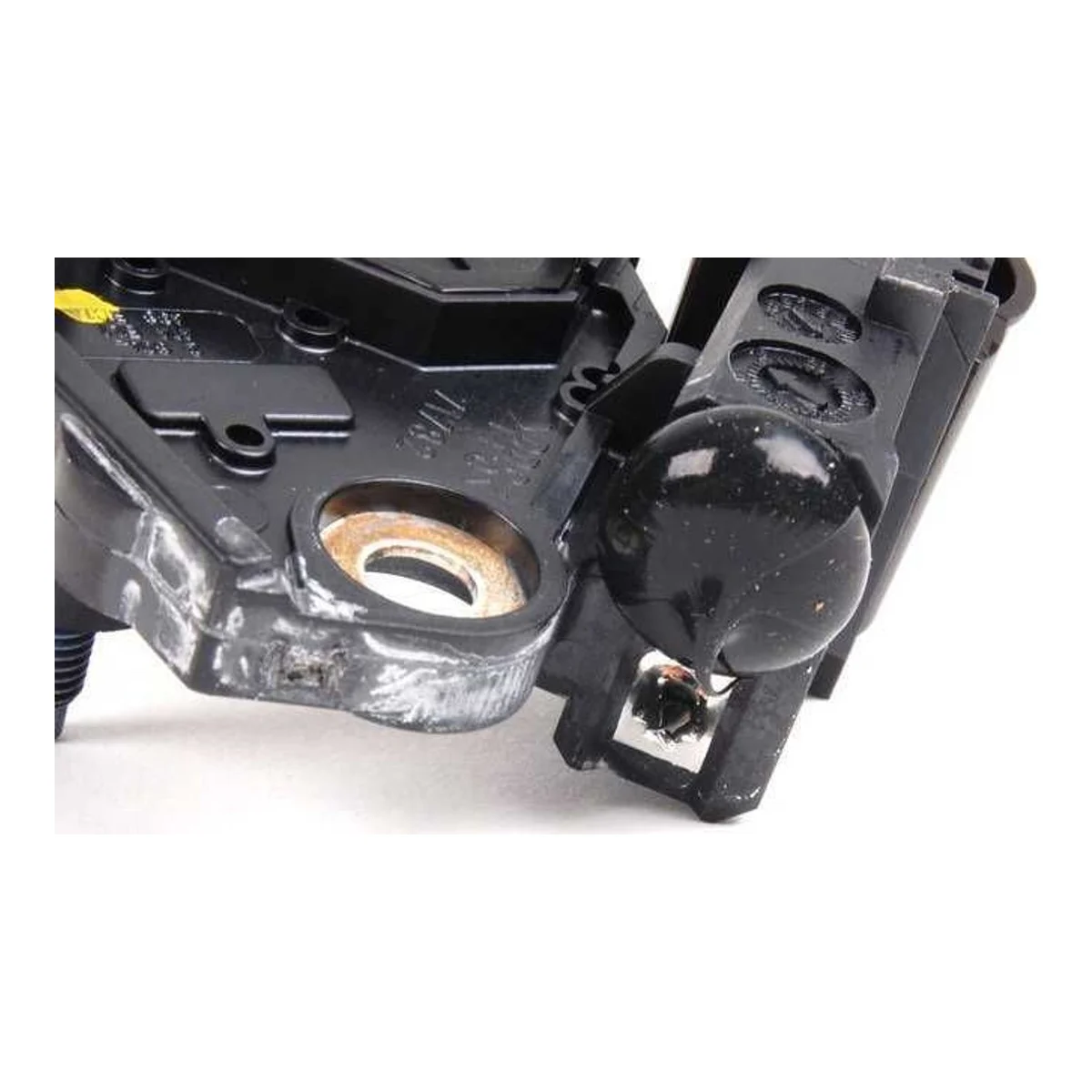 BMW E53 E60 E63 E65… Voltaj Regülatörü 12318510090