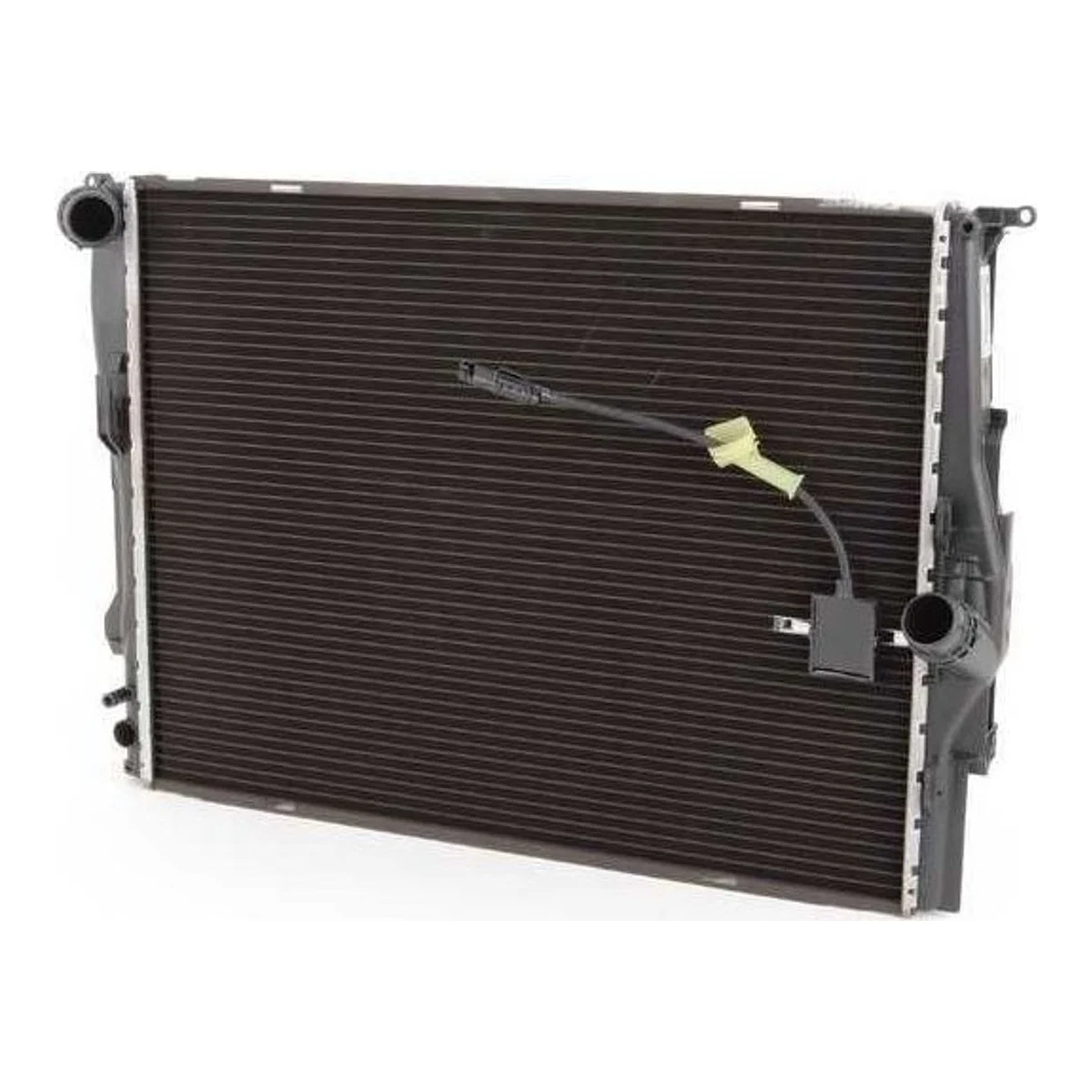BMW E82 E88 E90 E92… Motor Su Radyatörü 17117566339