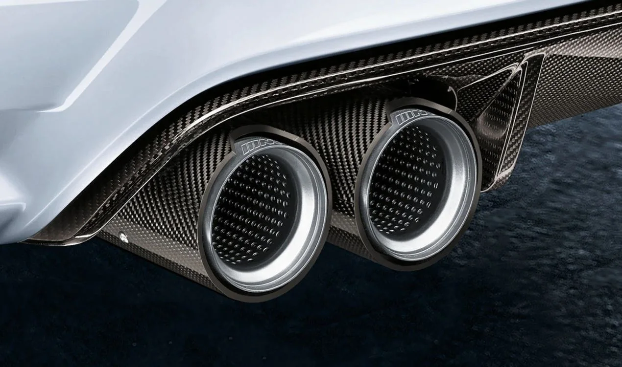 BMW 4 Serisi F83 Karbon Egzoz Uç Kaplaması 18302358110