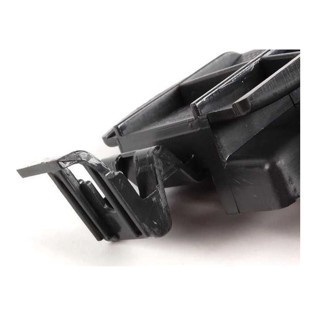 BMW 3 Serisi E46 Arka Tampon Sağ Yan Braketi 51127895644