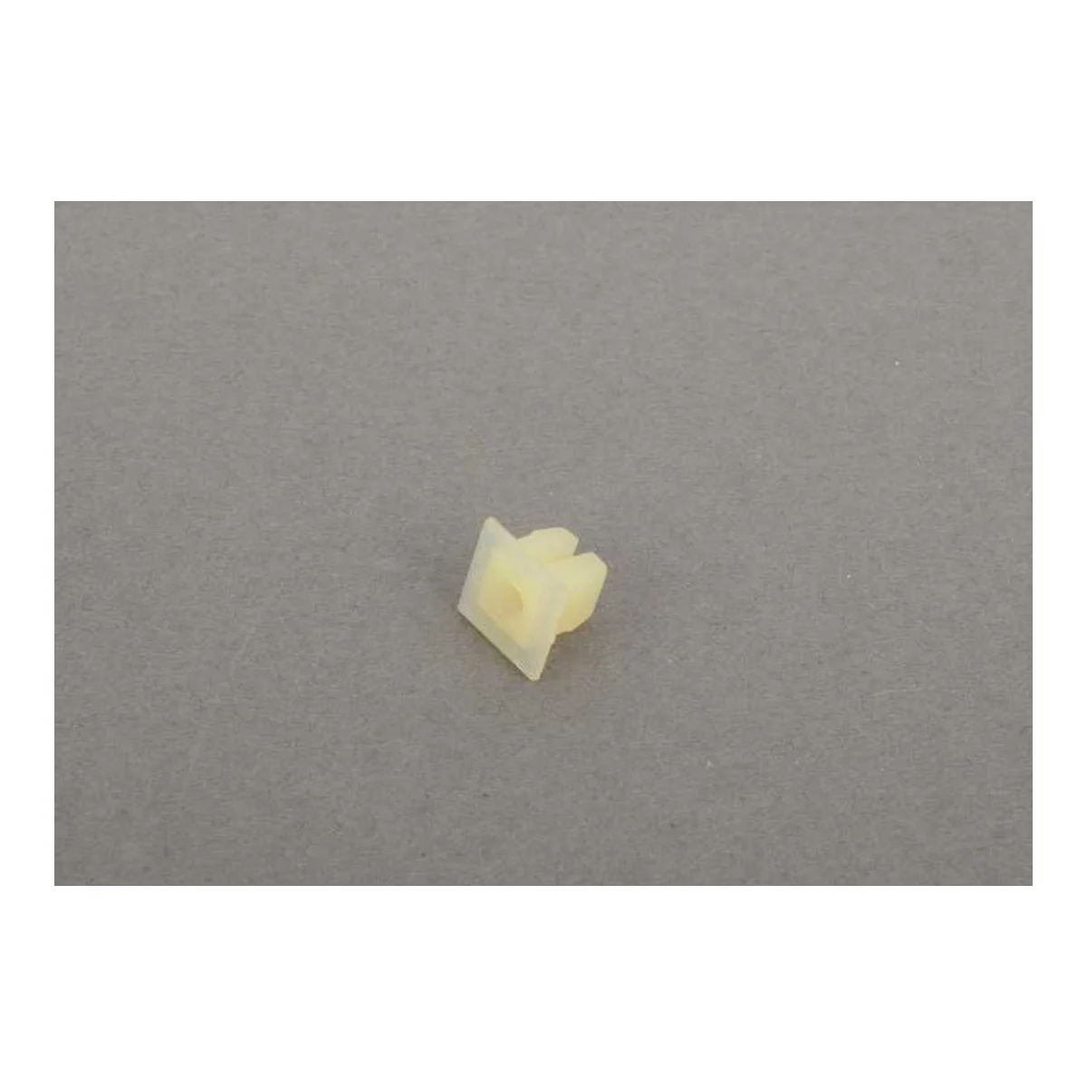 BMW E30 E31 E32 E34… Plastik Genleşme Somunu 51451935596