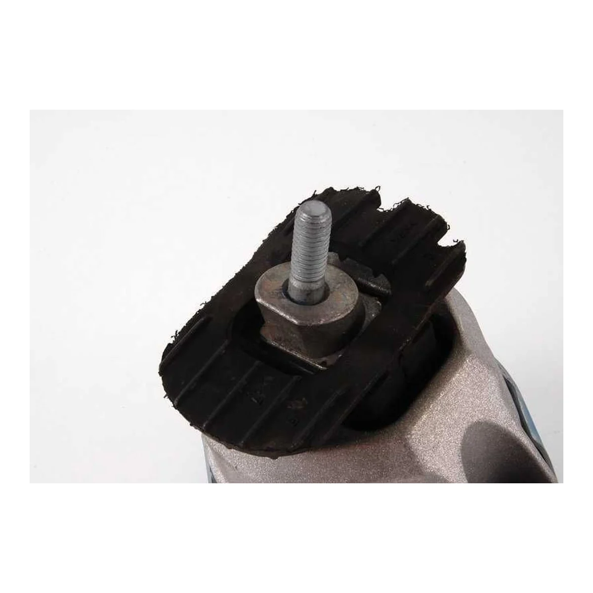 BMW E60 E63 N62 S85 M5-M6 Motor Kulağı Sol 40,İ-4,5İ 22116762607