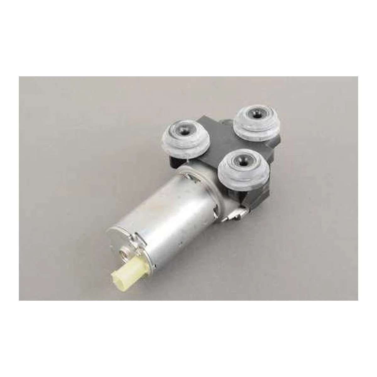 BMW E85 E90 M3 İlave Su Pompası 64118369806