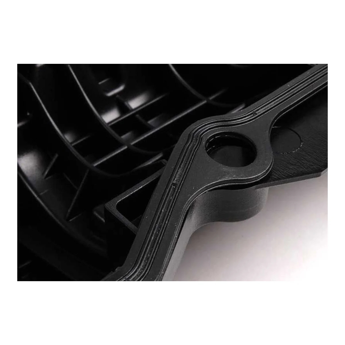 BMW E39 E46 E53 E60… Külbütör Kapağı 11127512839