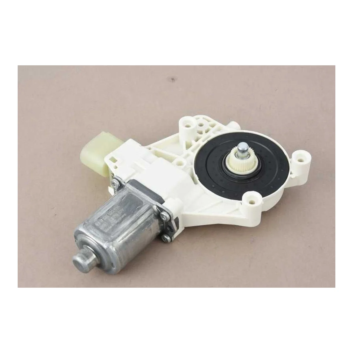 BMW F01 F02 F04 F21… Ön Cam Kaldırma Motoru Sol 67627046031
