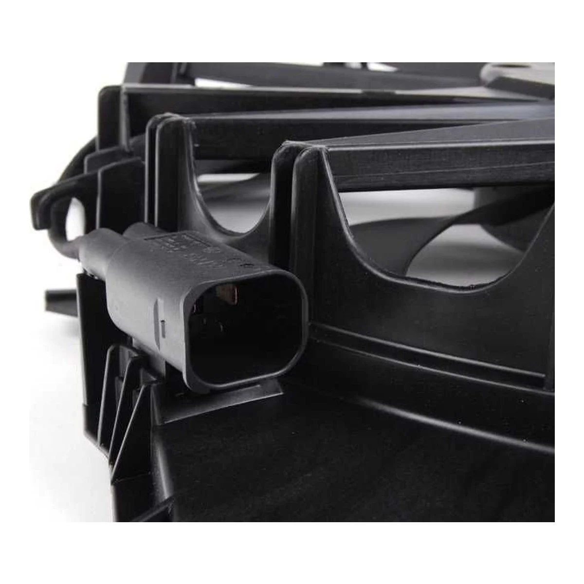 BMW X3 E83 Klima Fanı 600W 17113442089