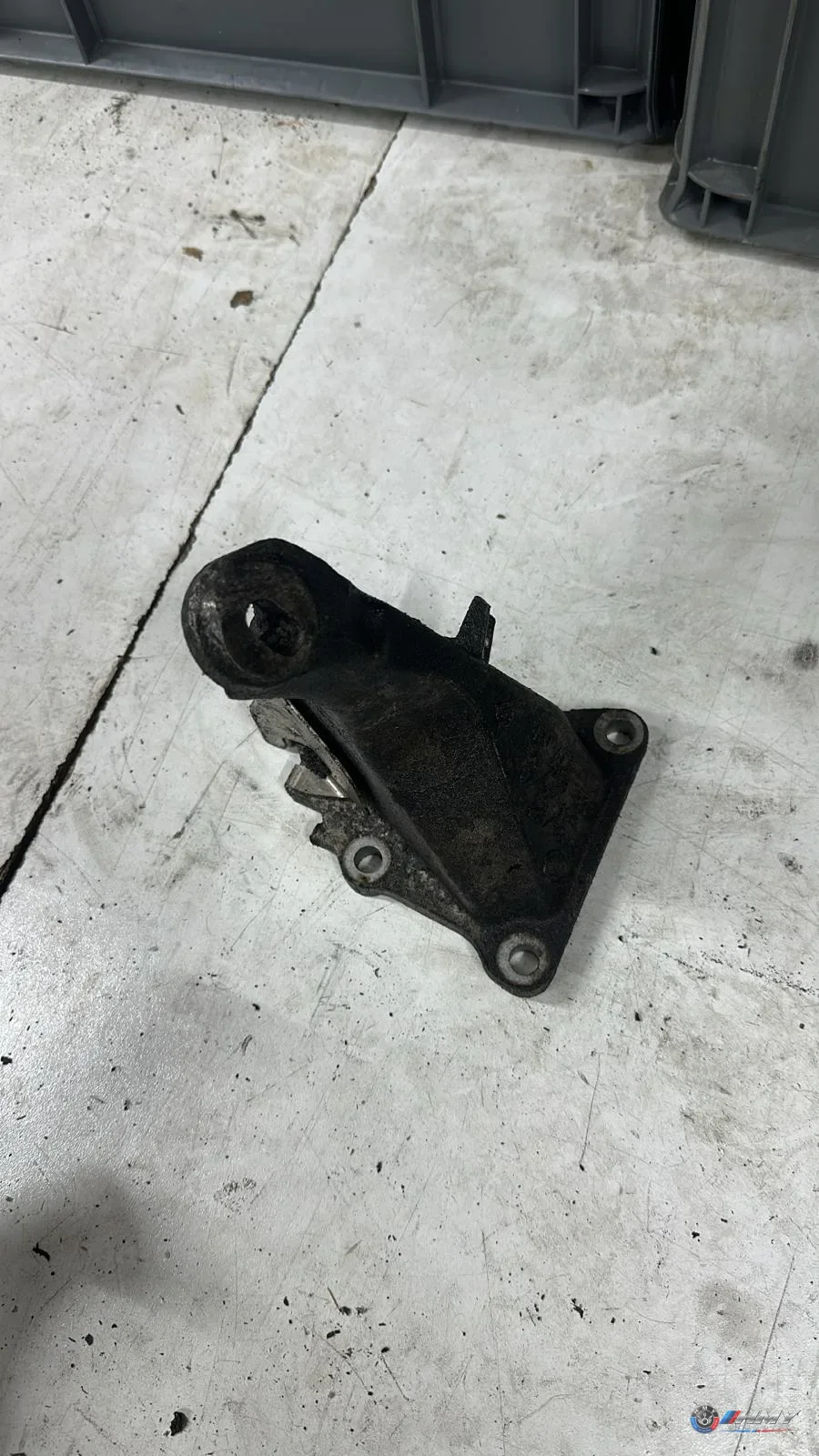BMW Orijinal Çıkma E46 E85 - N40 N42 N45 N46 Motor Kulağı Braketi 22116769142