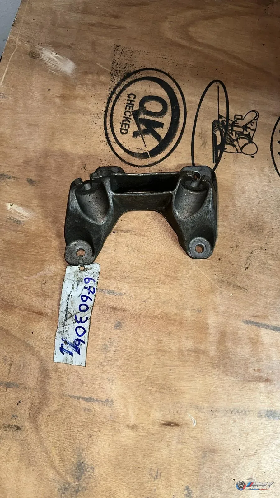 BMW Orijinal Çıkma E81 E82 E84 E87 E90 E91 - Bağlantı Parçası/Motor Kulağı X1 22326760306