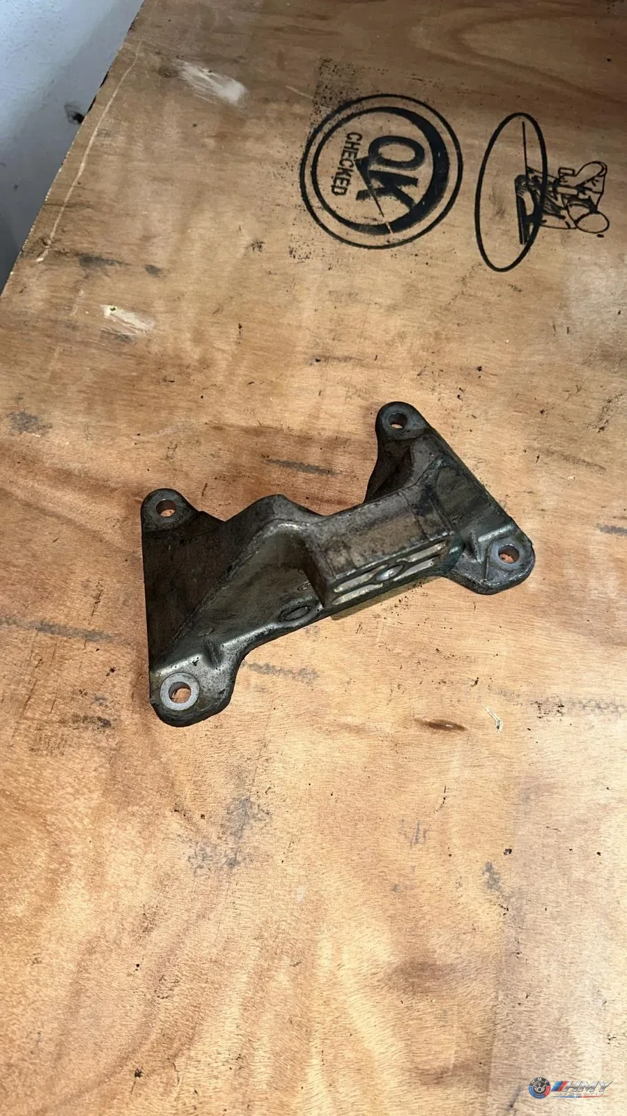 BMW Orijinal Çıkma E60 E61 E63 E64 - Bağlantı Parçası/Motor Kulağı 22316761107